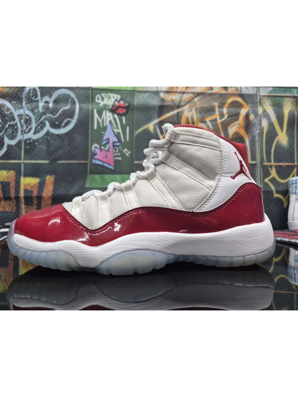 Nike Air Jordan 11 Retro Boys Size 6Y Cherry Red White Basketball Shoes Sneakers